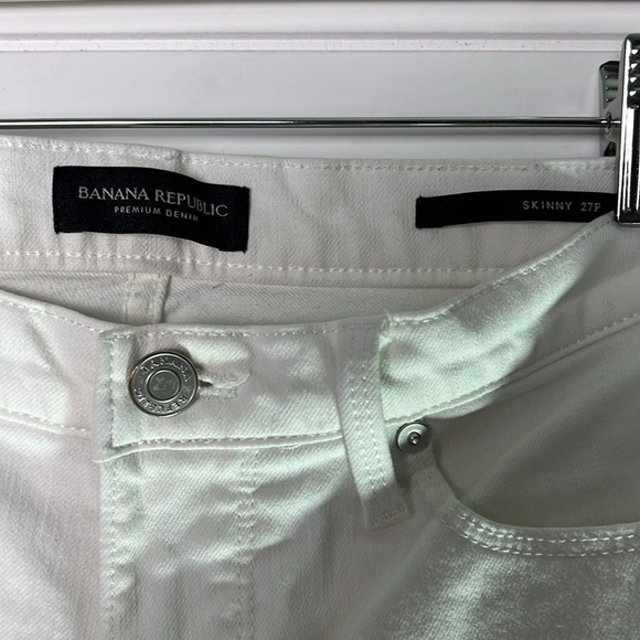 Banana Republic skinny 27P white jeans. A45 - Picture 2 of 3